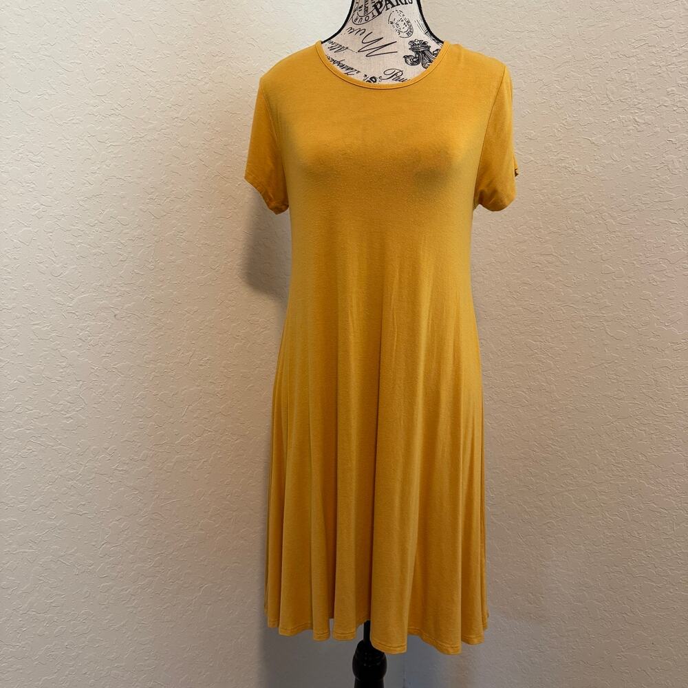 Discreet Women's Size L Mustard Yellow Short Sleeve T-Shirt Swing Dress